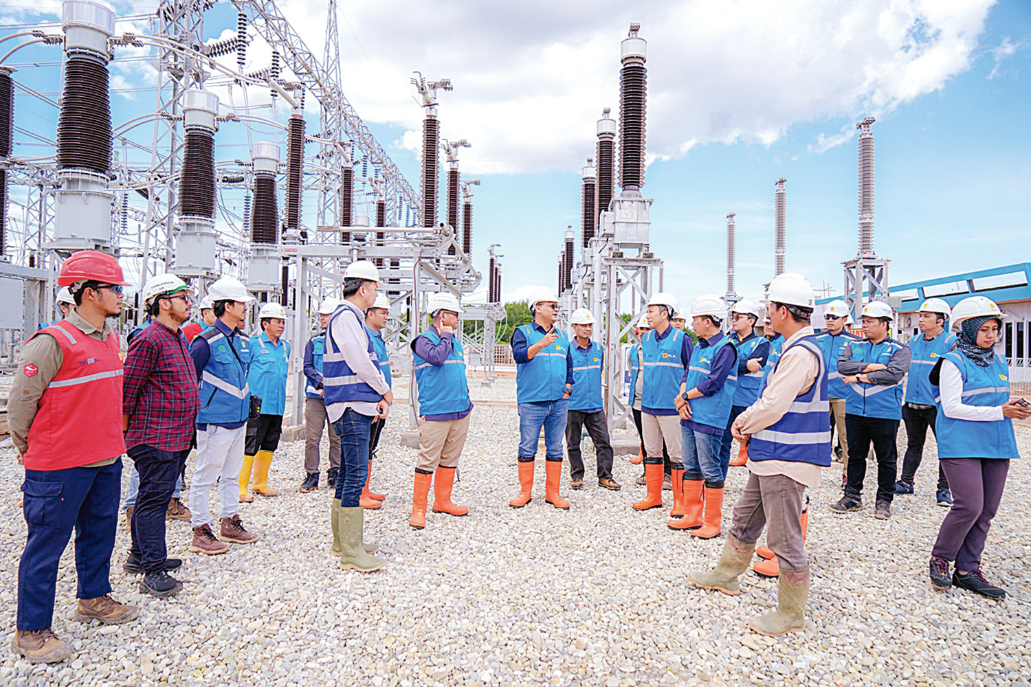 EVP MKS meninjau progres pembangunan GI 150 kV Pakning dan SUTT 150 kV KID-Pakning.