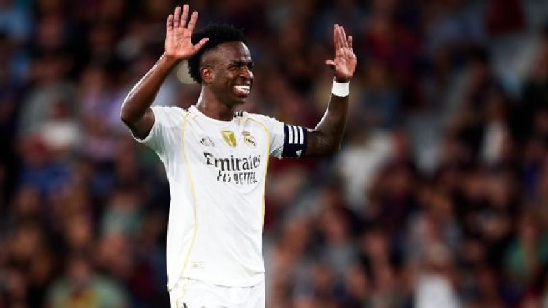 Vin&iacute;cius J&uacute;nior mencetak gol pembuka saat membawa Real Madrid mengalahkan Levante 4-1 di LaLiga Spanyol..