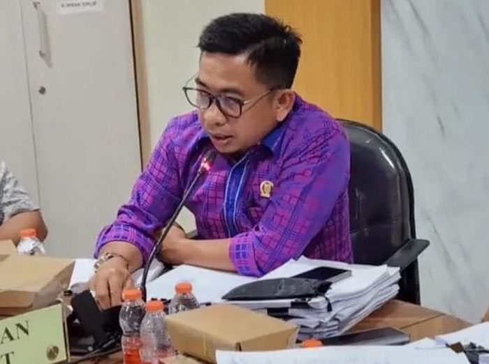 Ketua Komisi IV DPRD Inhu, R Irwantoni saat kegiatan pembahasan RAPBD P 2025 pada RSUD Indrasari Rengat, Kamis (25/9/2025).