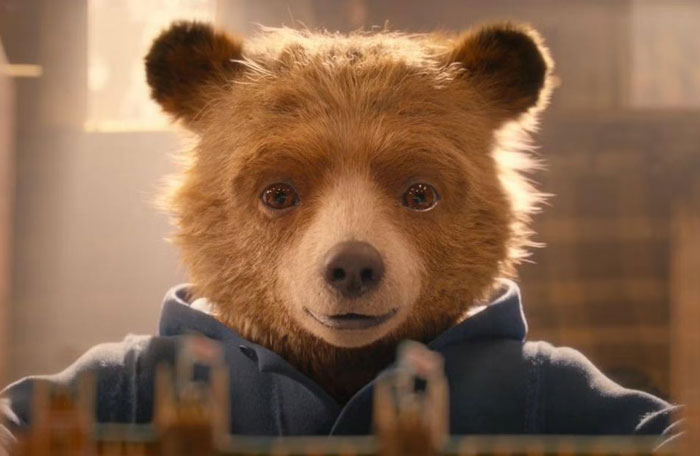 Film Paddington 2 menawarkan kombinasi komedi, kehangatan emosional, dan pesan universal