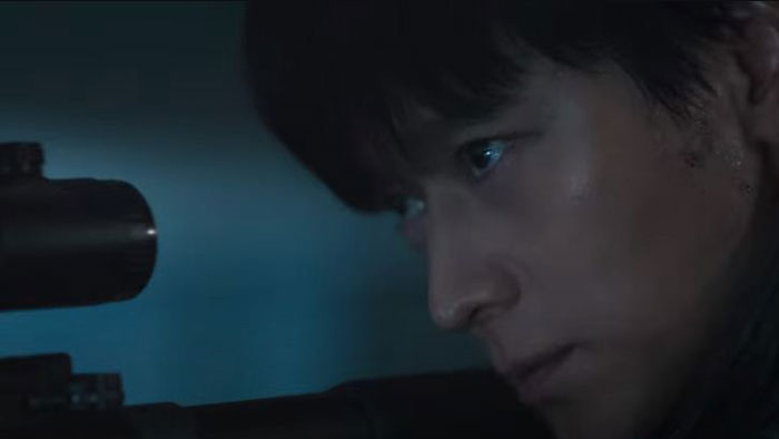 Aksi Kang Dong Won yang berperan sebagai San Ho, seorang mantan agen rahasia misterius yang ditugaskan untuk melindungi Moon Joo (diperankan Jun Ji Hyun).
