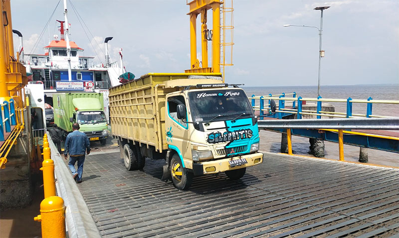 Kondisi penyeberangan Roro Bengkalis masih menjadi persoalan serius yang harus diselesaikan. Junggu menyeberang yang relatif lama jadi salah satu keluhan.
