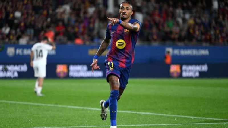 Winger Barcelona Raphinha akan absen dalam pertandingan persahabatan Brasil melawan Korea Selatan dan Jepang.