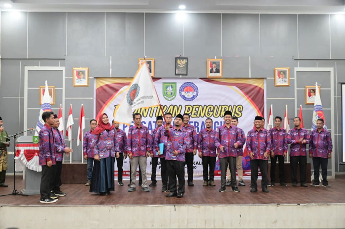 Pengurus PPDI Kabupaten Bengkalis Periode 2025-2030 dilantik oleh Sekda Bengkalis dr Ersan Saputra di Gedung Bathin Betuah Kantor Camat Mandau, Ahad (28/9/2025).