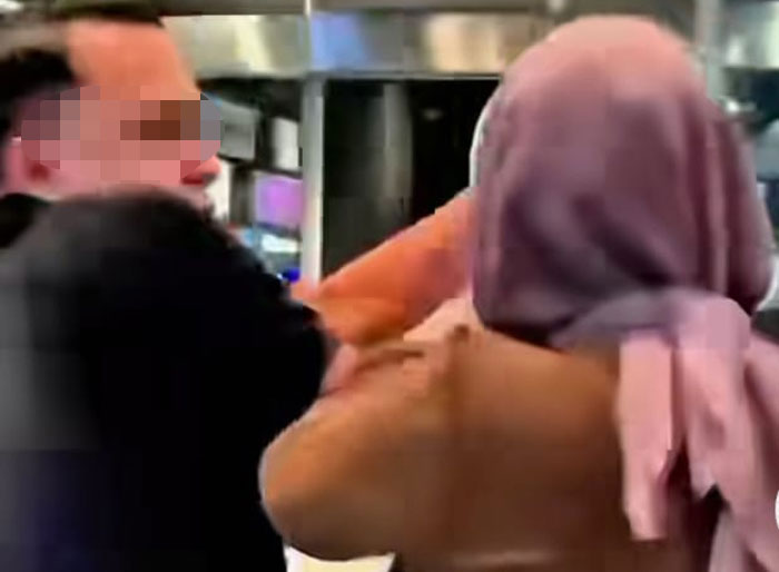 Tangkapan layar video viral aksi perselingkuhan yang terjadi di salah satu pusat perbelanjaan di Kota Pekanbaru belum lama ini.