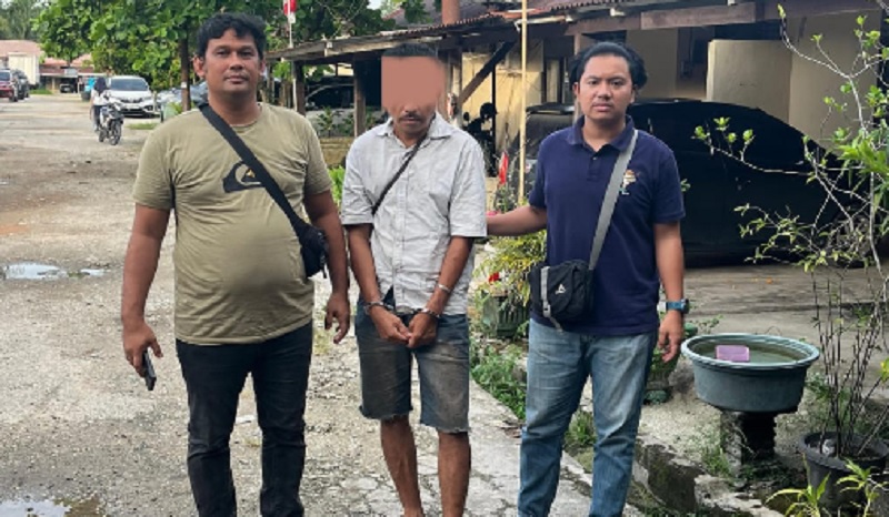 Satreskrim Polres Kampar mengamankan seorang pelaku judi togel online di Desa Kualu Nenas, Kecamatan Tambang, Kabupaten Kampar, Senin (29/9/2025).