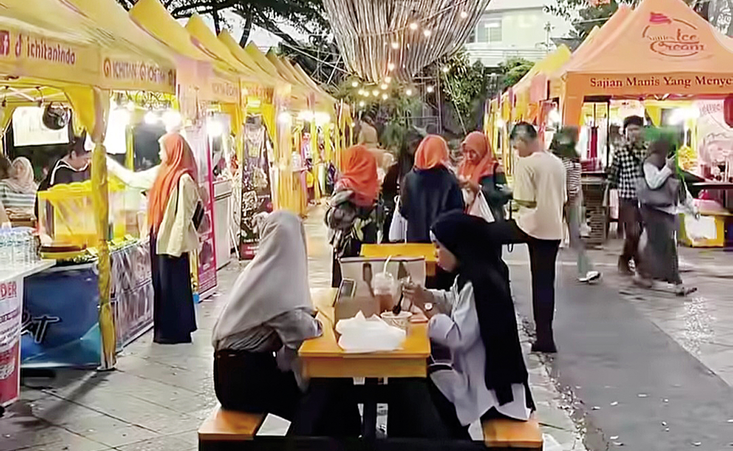 Mal SKA pekanbaru untuk riau pos FESTIVAL KULINER: Mal SKA menghadirkan Festival Kuliner di pelataran air terjun mal yang berlangsung hingga 5 Oktober 2025.