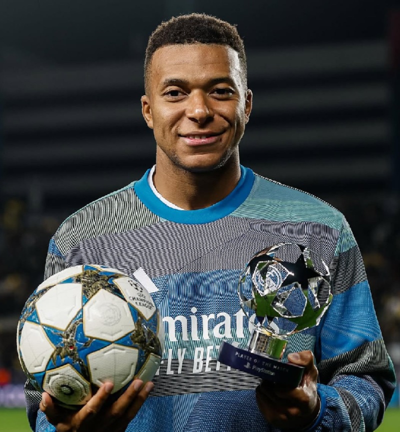 Penyerang Real Madrid Kylian Mbappe bikin hattrick ke Gawang Kairat Almaty saat tinnya menang 5-0 di Liga Champions.
