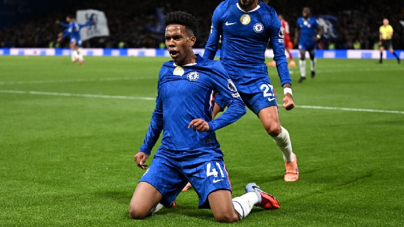 Pemain pengganti Estevao Willian mencetak gol kemenangan Chelsea atas Liverpool pada menit ke-95 di Stamford Bridges.
