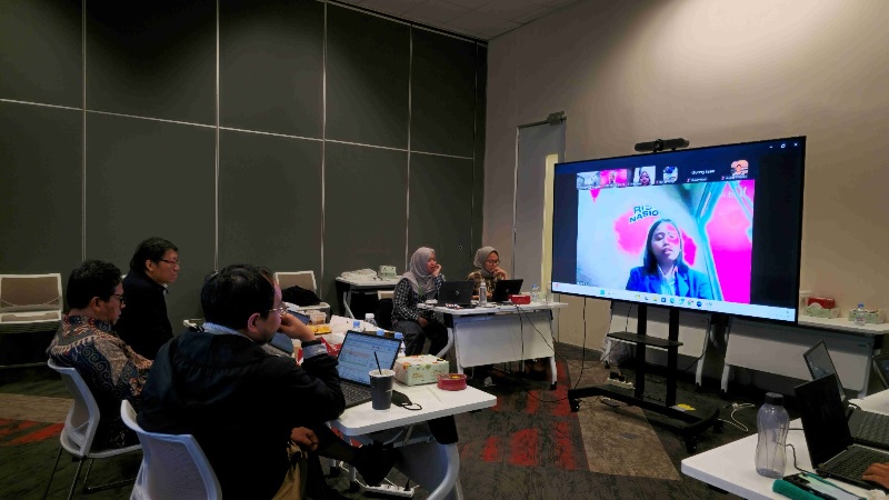Salah satu finalis memberikan penjelasan terkait penelitiannya di hadapan dewan juri melalui zoom meeting, baru-baru ini.