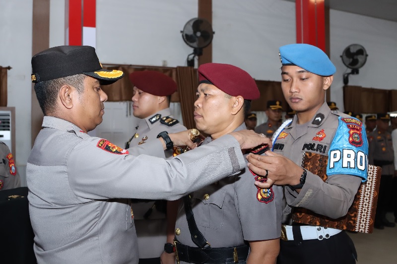 Kasat Narkoba Polres Inhil AKP Adam Efendi saat sertijab di Aula Rekonfu Polres Inhil Jalan Gajah Mada Tembilahan, Selasa (7/10/2025).