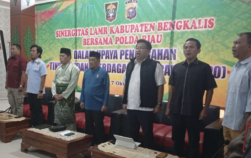 Pengurus LAMR Bengkalis bersama Polda Riau menggelar sosialisasi tentang pencegahan TPPO di Aula Gedung LAMR Bengkalis, Selasa (7/10/2025).