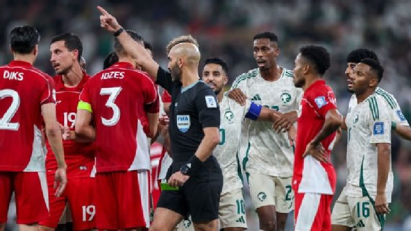 Indonesia mendapat harapan di masa injury time melawan Arab Saudi ketika Mohamed Kanno diusir keluar lapangan karena dua kartu kuning dalam hitungan detik.