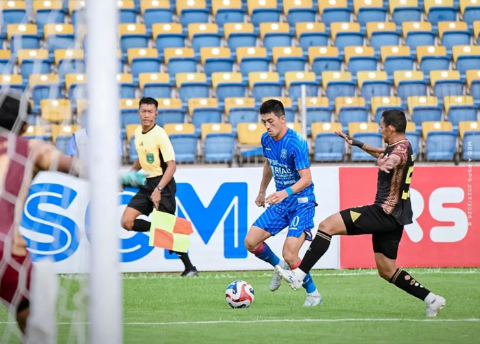 PSPS Pekanbaru vs Sriwijaya FC, Jumat (10/10/2025) di Stadion Kaharuddin Nasution Rumbai Pekanbaru.