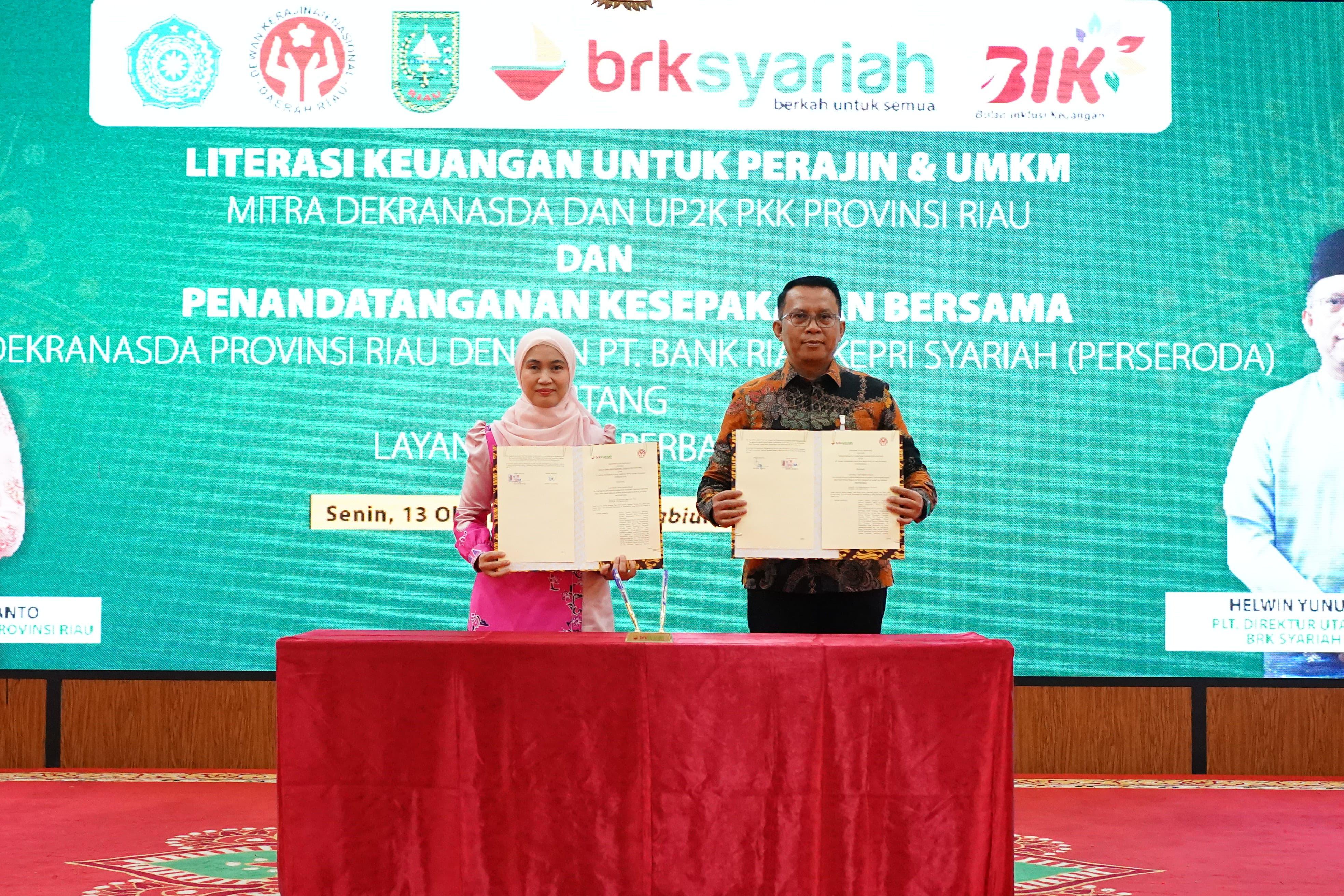 kegiatan Literasi Keuangan bagi Pengrajin dan UMKM Mitra Dekranasda dan UP2K PKK Provinsi Riau