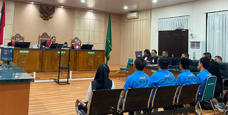 Sidang perkara korupsi penyelewengan pupuk subsidi di Rohul, Riau di Pengadilan Tipikor Pekanbaru, Senin (13/10/2025) malam.