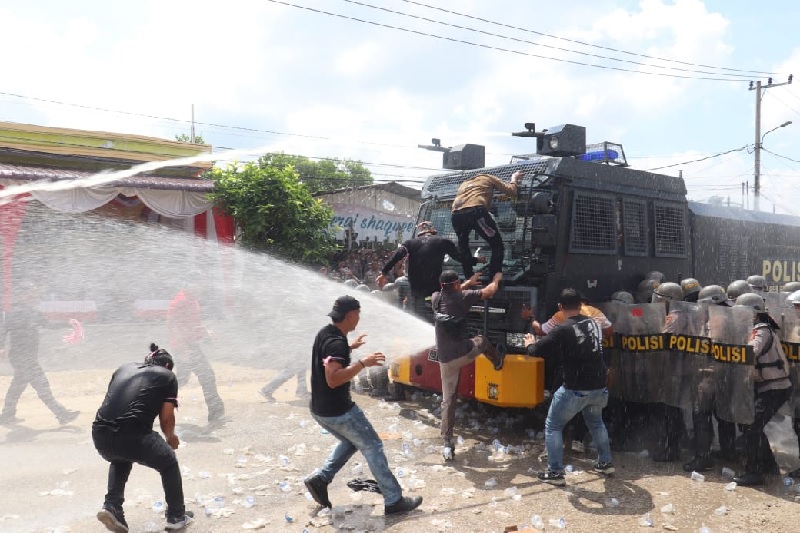Personel Polres Pelalawan melakukan TFG (Tactical Floor Game) dan penilaian Sispam Mako dan Sispam Unras yang dilaksanakan Tim Biro Ops Polda Riau, Selasa, (14/10/2025).