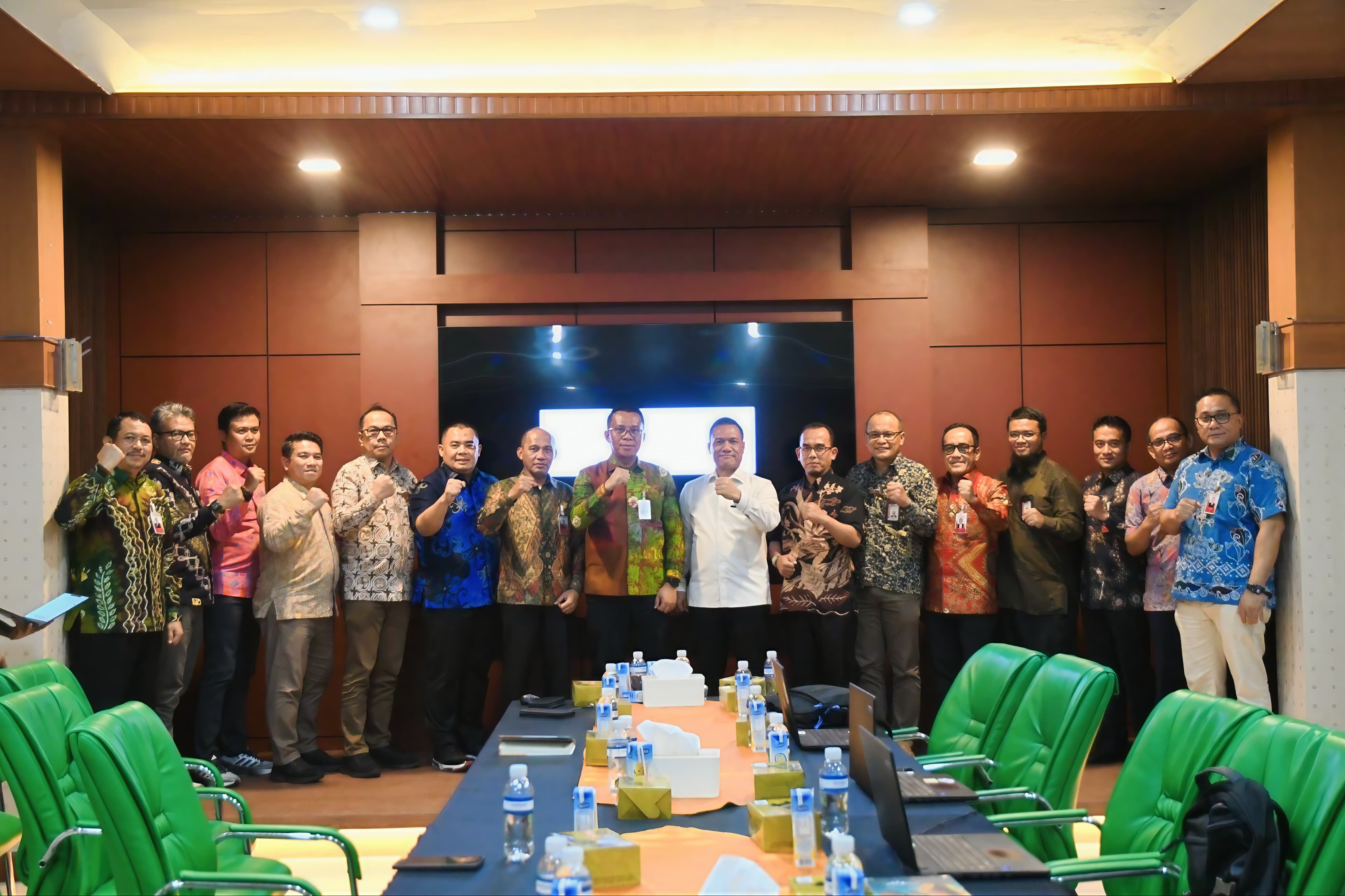 Rapat koordinas tersebut membahas tentang tata kelola BUMD yang baik serta Pencegahan Risiko Pidana Korupsi dalam Pengelolaan Bank BPD Riau Kepri.