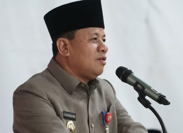 Bupati Kuansing Dr H Suhardiman Amby MM