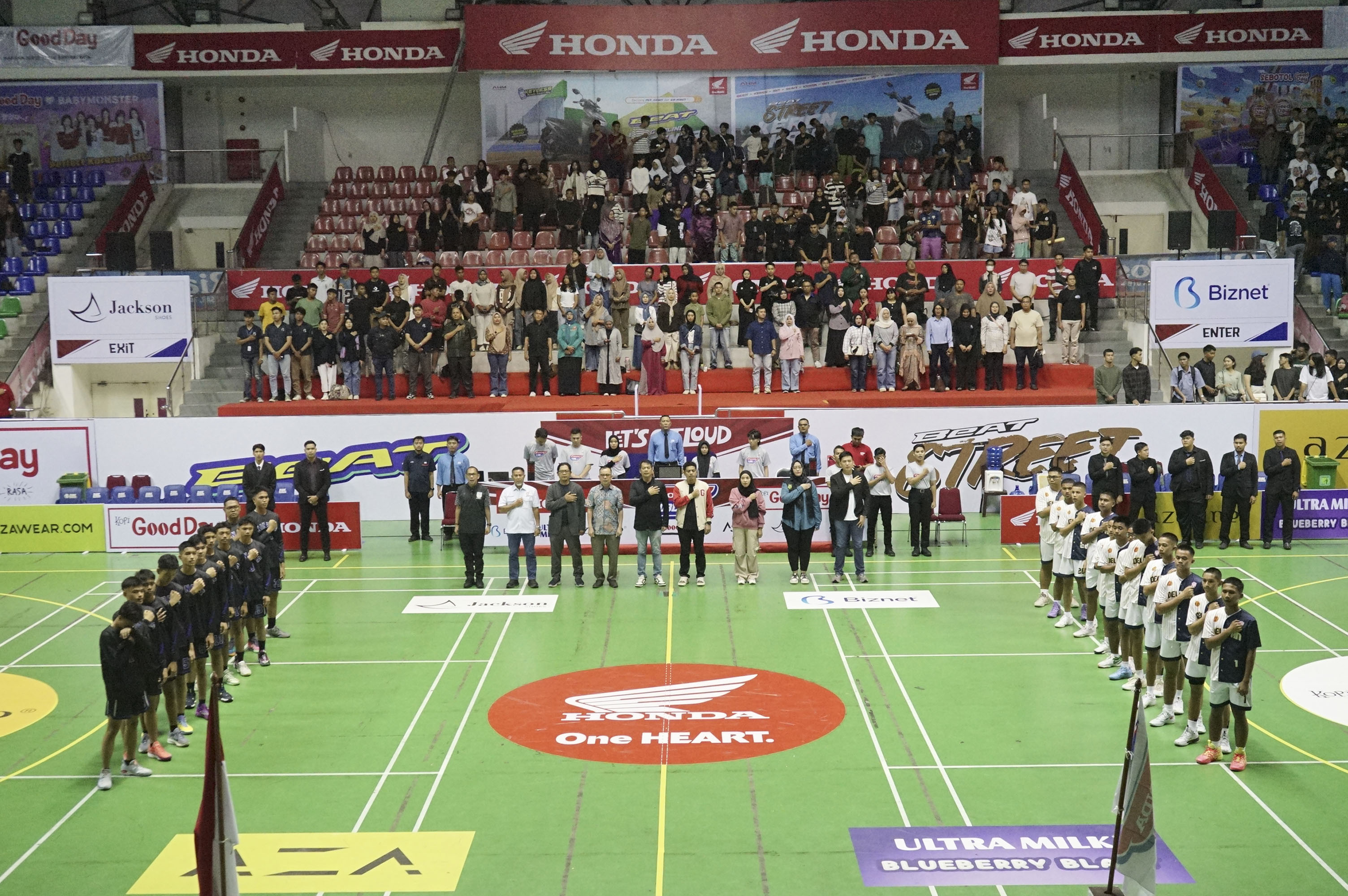 Suasana Opening Honda DBL With Kopi Good Day 2025 Riau di Gelanggang Remaja, Jalan Sudirman Pekanbaru, Jumat (17/10/2025).