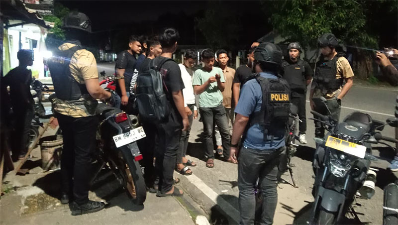 Tim Raga Polres Kampar melakukan patroli di sejumlah lokasi strategis di Kota Bangkinang, Jumat (17/10/2025) malam.