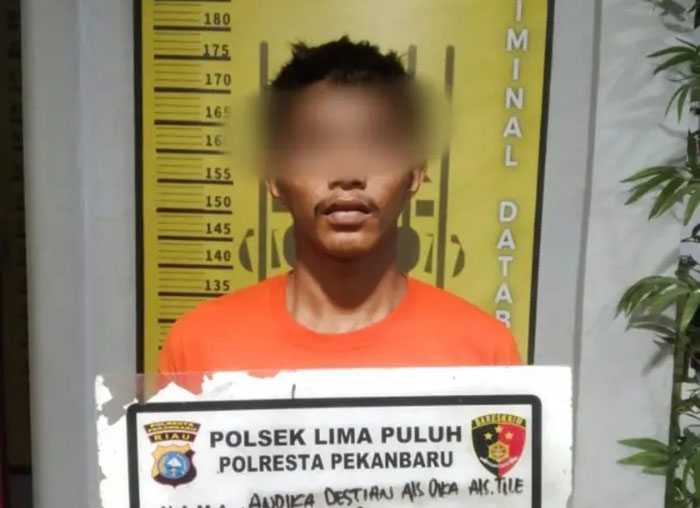 Pelaku yang diduga aniaya pacarnya hingga tewas di kamar kos.