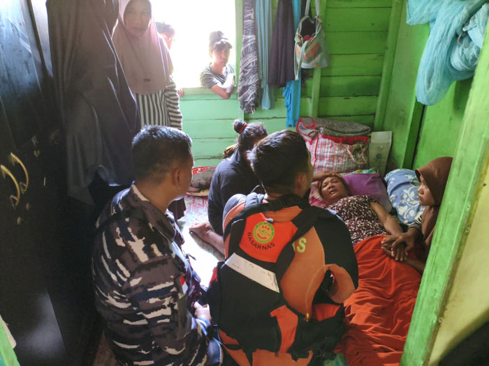 Zaleha alias Ayang binti Jantan (66), warga Desa Anak Setatah, yang ditemukan setelah dilaporkan menghilang secara misterius saat mencari kerang di Pantai Parit Besar, Sabtu (18/10/2025) pagi.