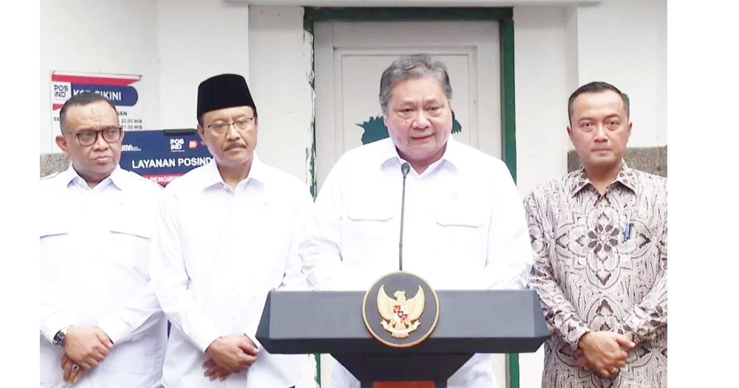 keterangan pers: Menteri Koordinator Bidang Perekonomian Airlangga Hartarto saat memberi keterangan pers, belum lama ini. Airlangga menyebut bulan November mendatang pemerintah akan membuka 80 ribu lowongan magang bagi fresh graduate.