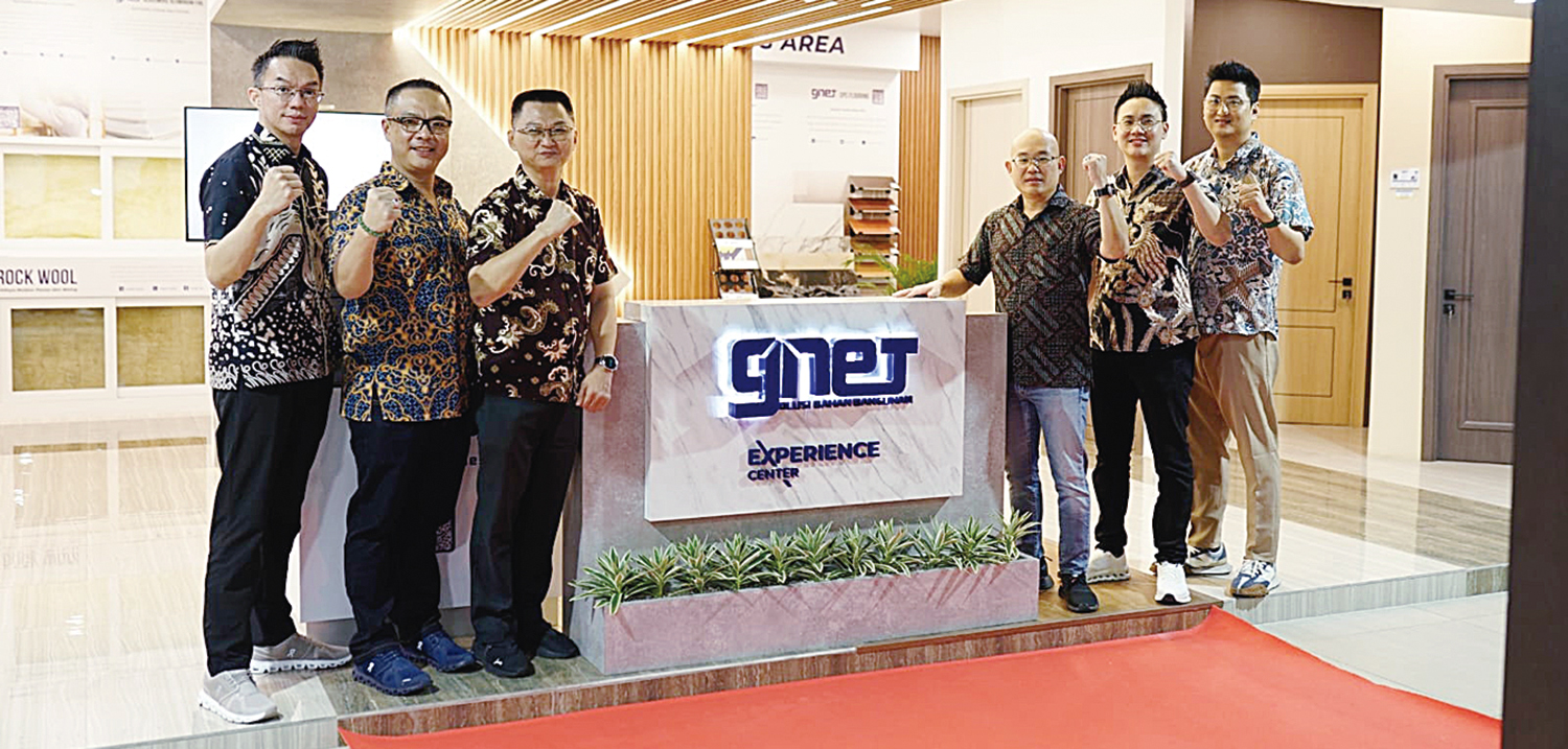 resmi hadir: GNET Experience Center resmi hadir di Grand Central Bangunan yang merupakan pusat bahan bangunan modern terlengkap di Jalan Soekarno-Hatta Pekanbaru Nomor 555 Pekanbaru, baru-baru ini.