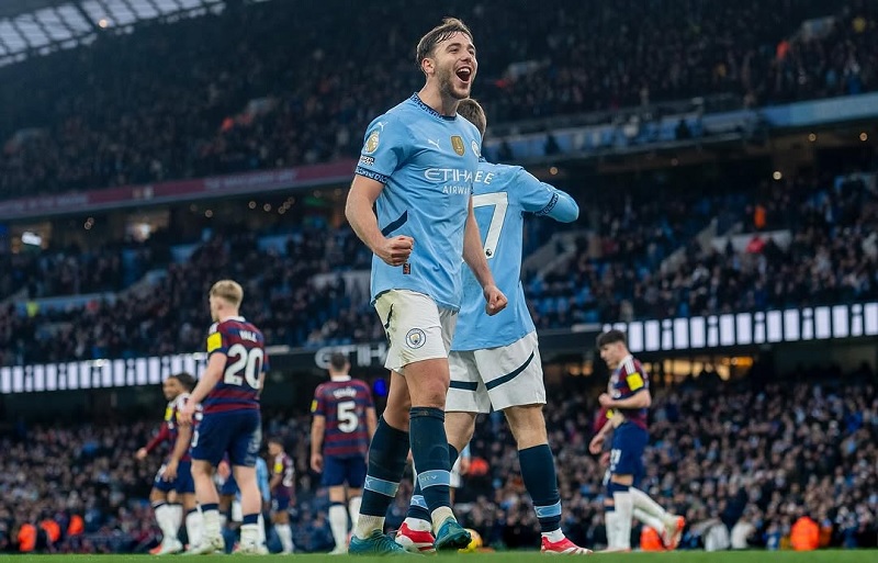 Nico Gonzalez mampu jadi penganti Rodri sebagai motor lini tengah Manchester City.