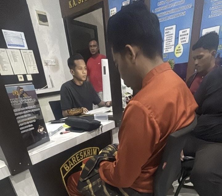 Panitia yang membuat iven Bujang Dara Palsu saat dimintai keterangan pihak berwajib dan sedang dilakukan penyelidikan di Polres Bengkalis, Sabtu (25/10/2025) malam.