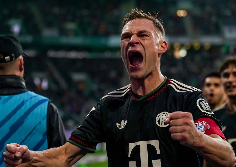 Joshua Kimmich mencetak gol pembuka Bayern Munchen saat mengalahkan Borussia M&ouml;nchengladbach 3-0 di Bundesliga Jerman.