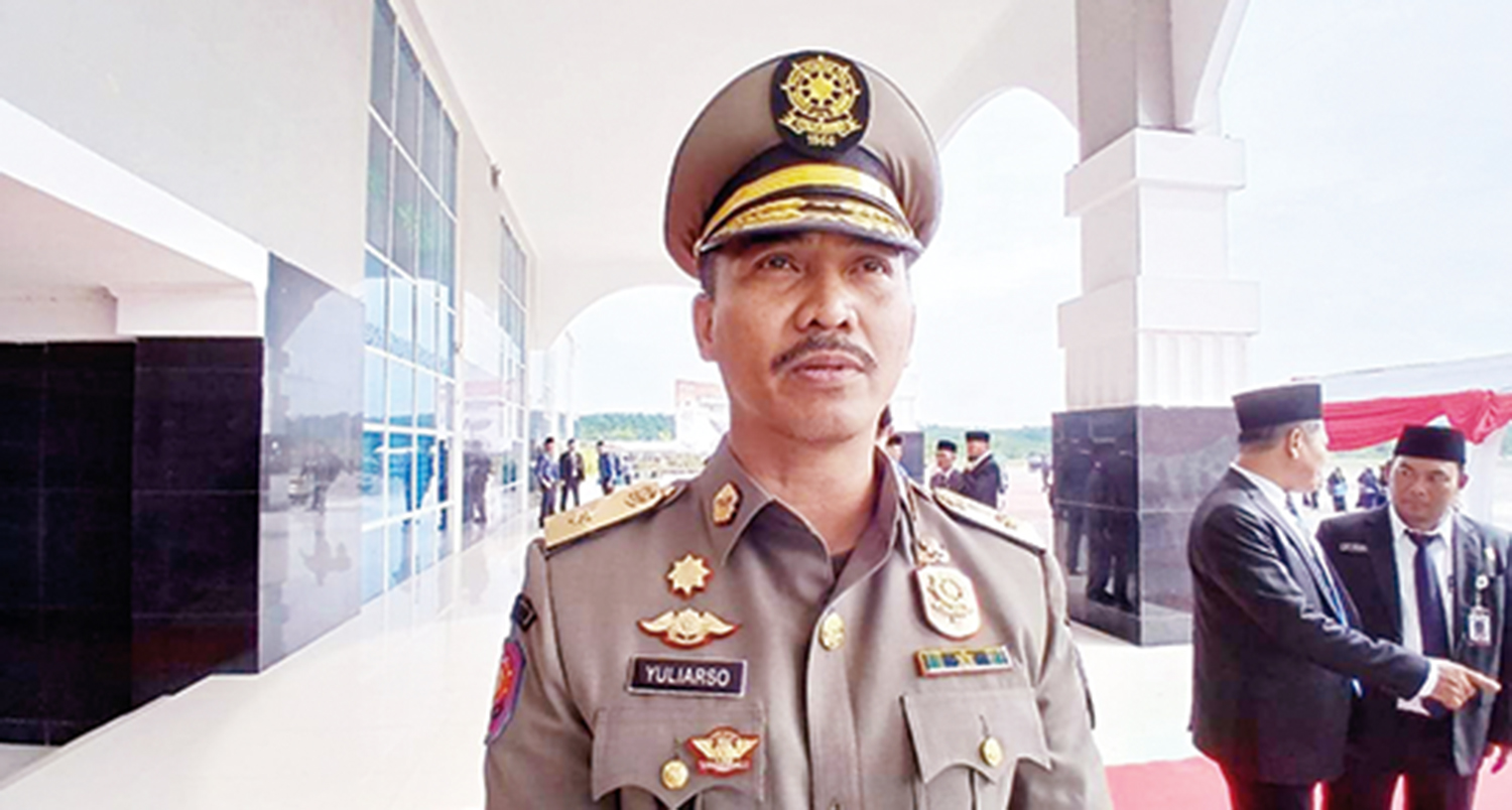 Satpol PP Kota Pekanbaru menutup salah satu tempat panti pijat yang dilaporkan menyediakan layanan plus atau prostitusi di Jalan Kartama, Kecamatan Marpoyan Damai, belum lama ini.