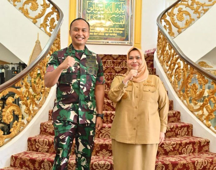 Letkol Inf Haris Nur Priatno yang baru menjabat Dandim 0303/Bengkalis melakukan audiensi bersama Bupati Bengkalis Kasmarni.