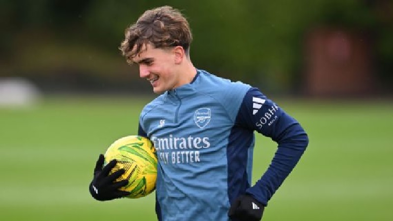 Wonderkidf Max Dowman belum bisa menandatangani kontrak profesional bersama Arsenal karena masih berusia 15 tahun.