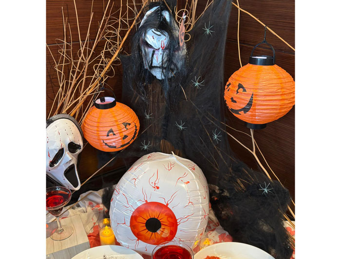 Swiss-Belinn SKA Pekanbaru menghadirkan Monster Mash &ndash; Halloween Dinner Package yang diadakan pada Jumat (31/10/2025), pukul 18.30-22.00 WIB di BaReLo Restaurant.