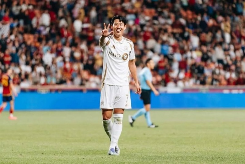 Penyerang LAFC Son Heung-Min jadi pemain dengan gaji termahal kedua setelah Lionel Messi di MLS.