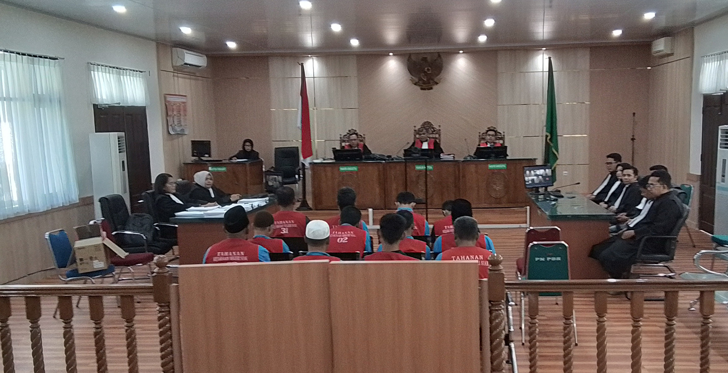 Para terdakwa perkara kerusuhan di Siak menjalani sidang tuntutan dari JPU di PN Pekanbaru pada Kamis (30/10/2025).