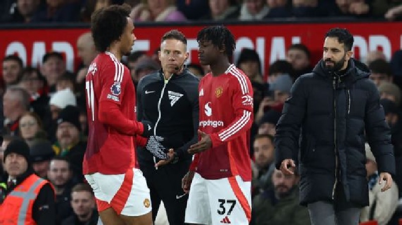 Joshua Zirkzee dan Kobbie Mainoo kesulitan untuk tampil mengesankan di bawah asuhan pelatih Manchester United, Ruben Amorim.