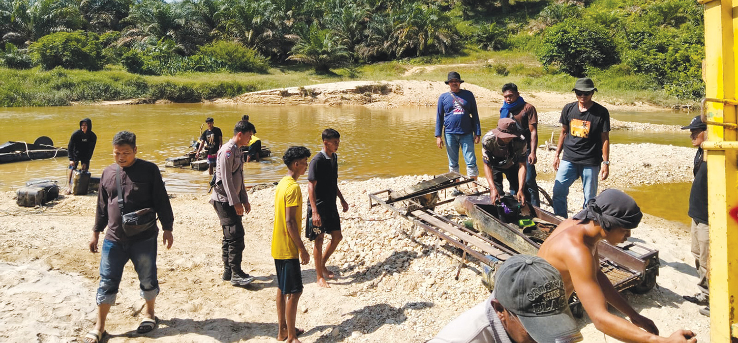 Polsek Kampar Kiri menggagalkan aktivitas penambangan emas tanpa izin di aliran Sungai Setingkai, Desa Sungai Raja, Kecamatan Kampar Kiri, Kabupaten Kampar, Sabtu (1/10/2025).