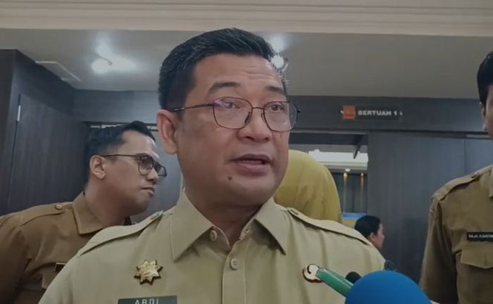Sekdaprov Riau Syahrial Abdi
