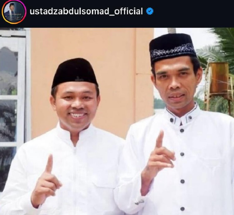 Ustaz Abdul Somad (UAS) mengunggah foto bersama Gubri Abdul Wahid di akun Instagramnya.