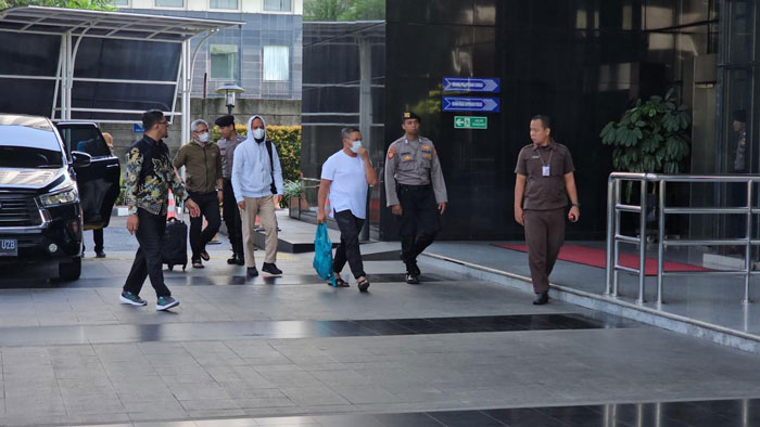 Gubernur Riau Abdul Wahid saat tiba di Gedung Merah Putih KPK, Jakarta, Selasa (4/11/2025) pagi.