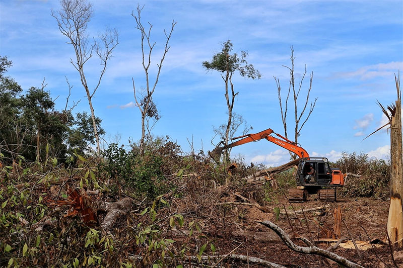 Ditemukan eksavator milik perambah lahan di Desa Harapan Baru, Kecamatan Mandau (Duri Field) yang beroperasi secara ilegal di lahan BMN Hulu Migas, Rabu (5/11/2025).