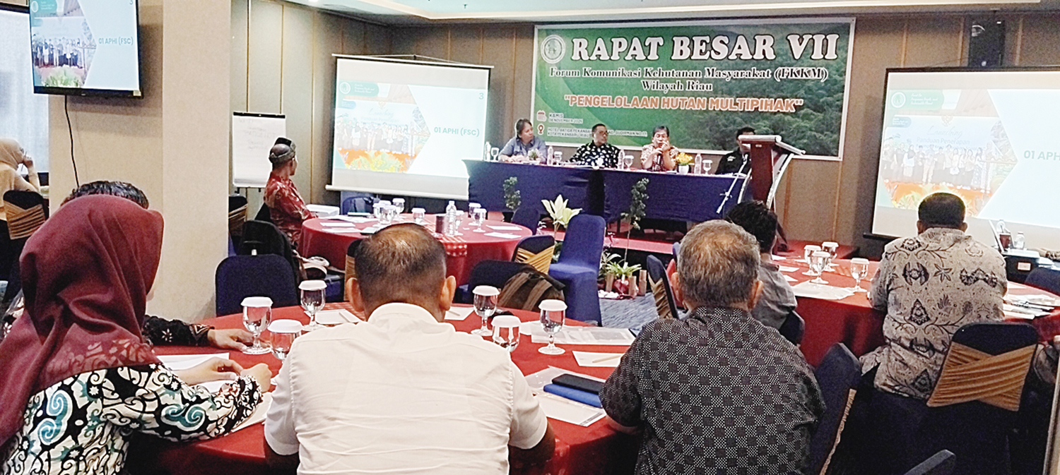 FKKM Riau menggelar Rapat Besar VII di Hotel Batiqa, Pekanbaru, Kamis (6/11/2025). Rabes ini membahas program Perhutanan Sosial.