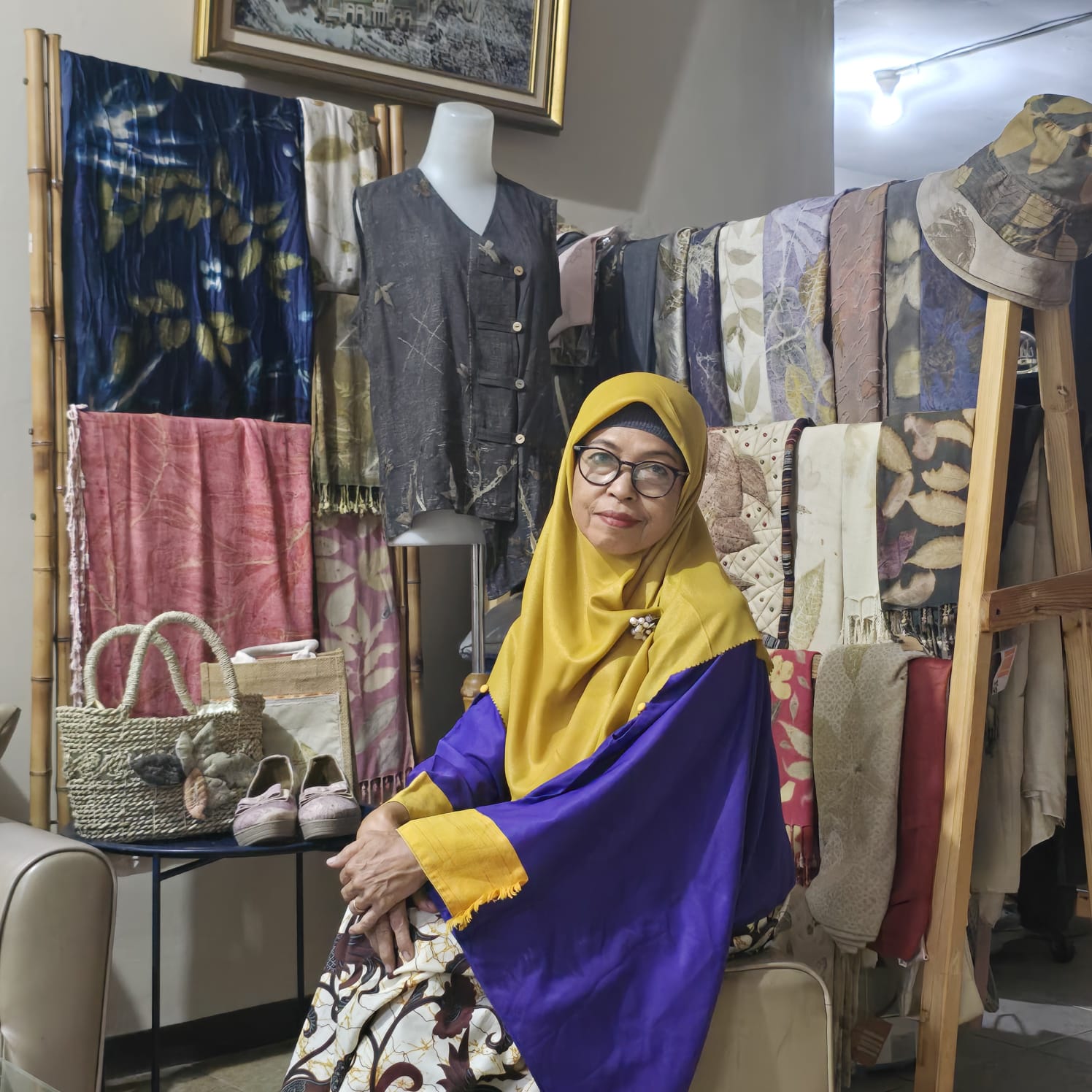 Bagi Aminah, Qaniacraft bukan hanya soal bisnis, tetapi juga tentang berbagi ilmu dan mengembangkan potensi kreatif bersama pelaku UMKM