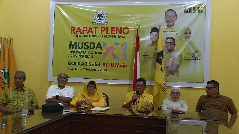 Keputusan memperpanjang masa pendaftaran Ketua Golkar Riau diambil setelah dilakukan rapat pleno.