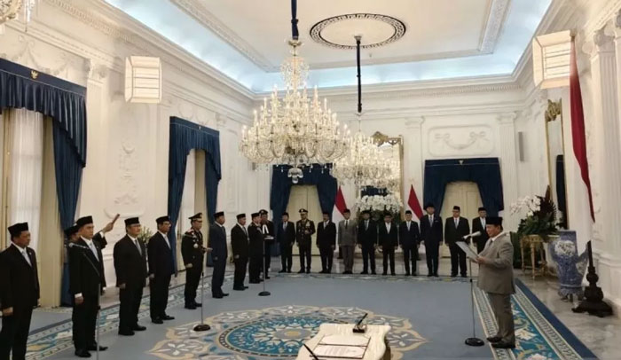 Presiden Prabowo melantik 10 anggota Komite Reformasi Polri di Jakrta, Jumat (7/11/2025).