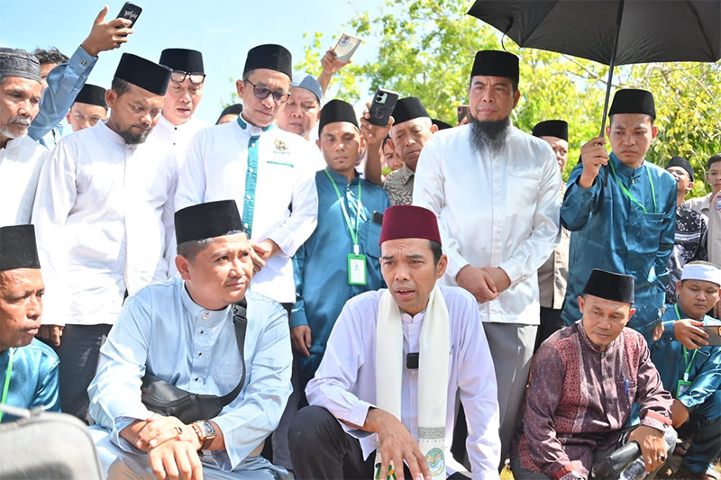 UAS meresmikan Masjid Al-Ashr di kompleks Pondok Pesantren (Ponpes) Darul Khair di Jalan Lingkar, Kelurahan Sungai Pakning, Sabtu (8/11/2025).