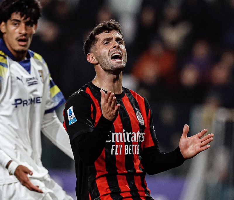Ekspresi Christian Pulisic setelah menyia-nyiakan peluang di menit-menit akhir saat AC Milan ditahan tuan rumah AC Parma 2-2 di Stadion Enio Tardini.